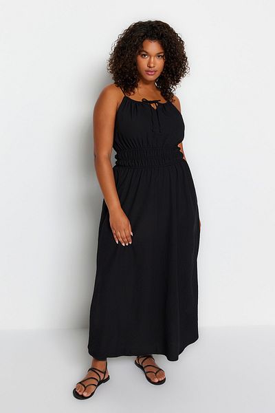 Trendyol Curve Schwarzes gewebtes Kleid mit elastischer Taille TBBSS23AH00045