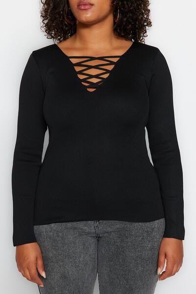 Trendyol Curve Πλεκτό πουλόβερ με μαύρο σταυρωτό σώμα TBBAW24AN00011