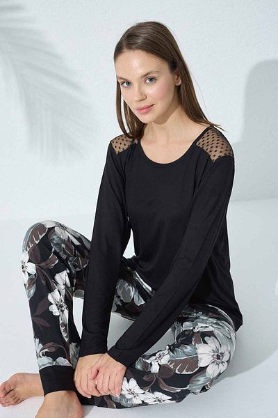 Siyah İnci Black Patterned Lace Detailed Viscose Pajama Set