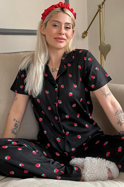 Pijamaevi Strawberry Patterned Knitted Front Buttoned Short Sleeve Women's Pajama Set