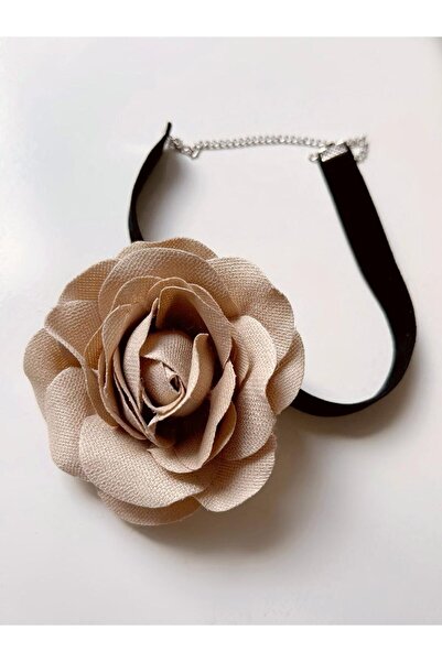 WAHSHE قلادة من الكتان المزخرف على شكل وردة