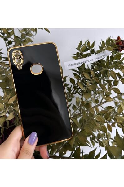 Aksesuarda Moda Samsung A10S Uyumlu Gold Detaylı Lazer Kesim Parlak Kılıf