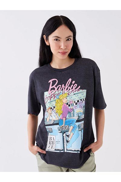 LC Waikiki Tricou de damă supradimensionat cu mânecă scurtă cu imprimeu Barbie cu gât turnu