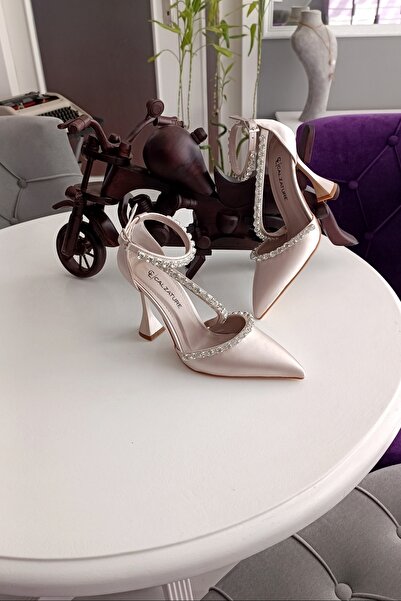 LA CALZATURE Piele din satin trei rânduri de pietre 11 cm toc șampanie cu centură la gleznă rochie de seară pantofi stiletto pentru femei