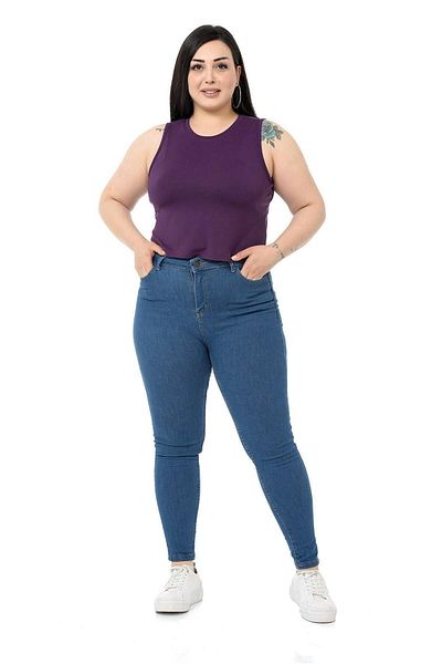 DISENTIS MODEST Plus Size Crew Neck Sleeveless Crop Viscose Plum Body