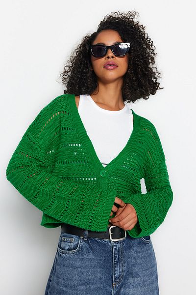 Trendyol Collection Smaragdgrüne Strickjacke mit Lochmuster TWOAW23HI00203