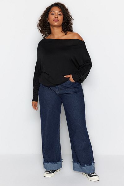 Trendyol Curve Schwarzer Strickpullover mit U-Boot-Ausschnitt - Tbbaw24An00041