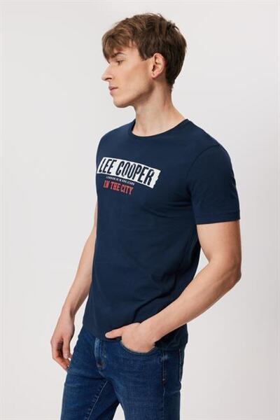 Lee Cooper LCM 242052 Lee Cooper Real ανδρικό μπλουζάκι με λαιμόκοψη 232 ΣΚΟΥΡΟ ΜΠΛΕ