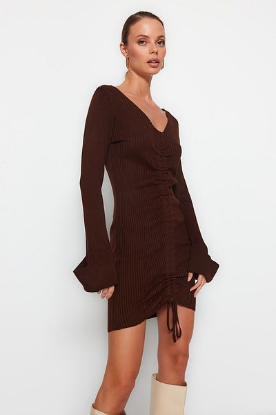Trendyol Collection Καφέ Μίνι Πλεκτό Φόρεμα με V λαιμόκοψη TWOAW22EL0564