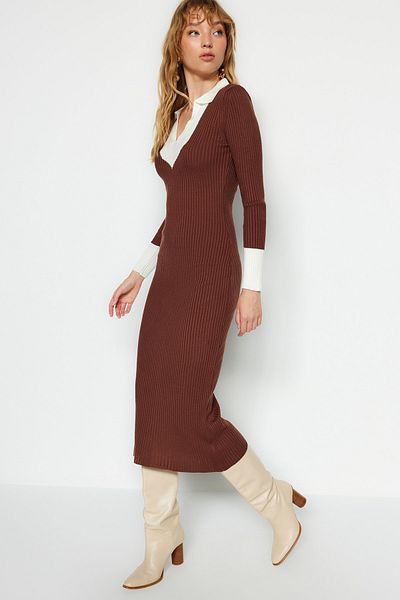 Trendyol Collection Hnědé šaty z pleteniny Midi Color Block TWOAW23EL00024
