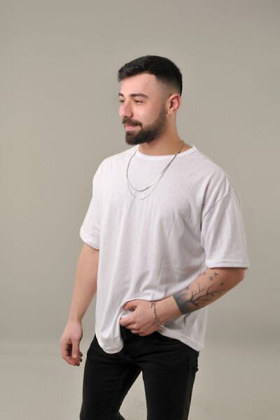 İmpavido إمبافيدو - تي شيرت رجالي أبيض كبير الحجم بقصة بيضاوية