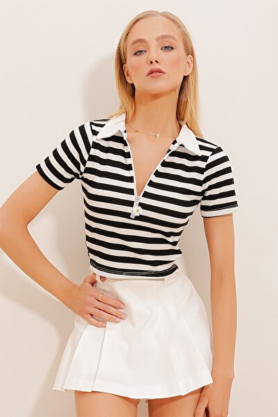 Trend Alaçatı Stili Kadın Siyah Polo Yaka Papatya Fermuarlı Çizgili Crop Örme...