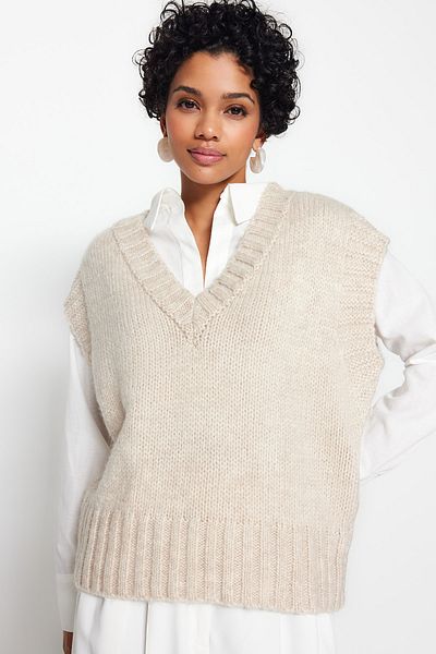 Trendyol Collection Puha textúrájú bézs Crop kötöttáru pulóverek - TWOAW23SV00149