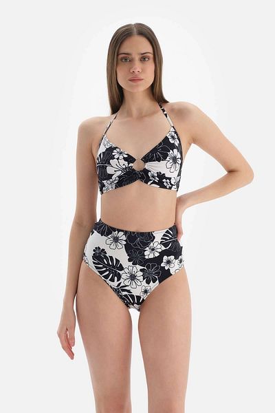Dagi Schwarz-weißes Triangel-Bikinioberteil mit weitem Schnitt