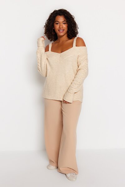 Trendyol Curve Πλεκτό πουλόβερ σε μπεζ φαρδύ γιακά με λεπτομέρειες TBBAW24AN00025