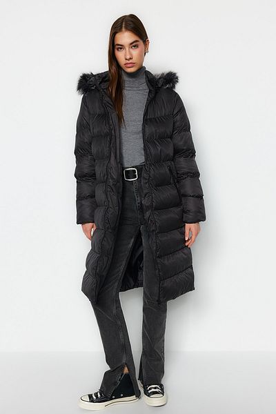 Trendyol Collection Černá oversize bunda Puffer s kožešinovou kapucí – vodoodpudivá, dlouhá zimní Twoaw24Mo00079