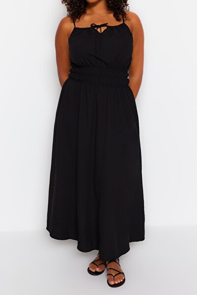 Trendyol Curve Černé tkané elastické šaty v pase TBBSS23AH00045