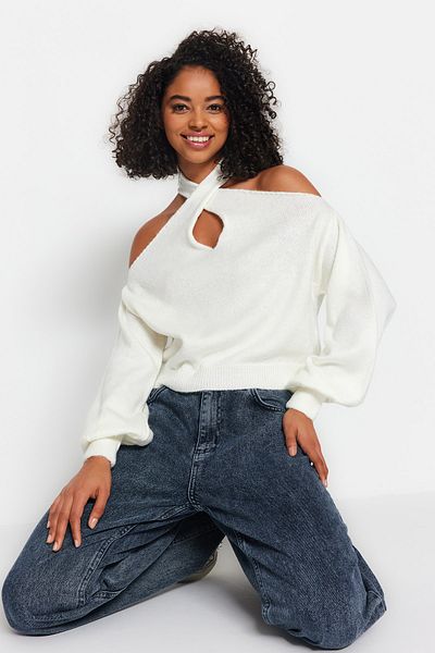 Trendyol Collection Ecru Soft Textured Window/Cut Out Knitwear Sweater TWOAW24KZ00166