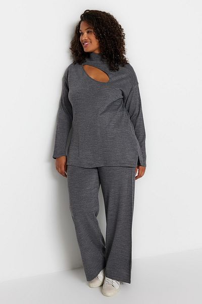 Trendyol Curve Anthrazitfarbenes Strickoberteil- und -unterteil-Set mit Cut-Outs TBBAW23CP00027