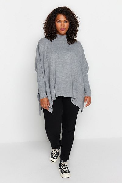 Trendyol Curve Pletený svetr Relax Fit Grey Melange - Detail límečku a rozparku Tbbaw24An00032