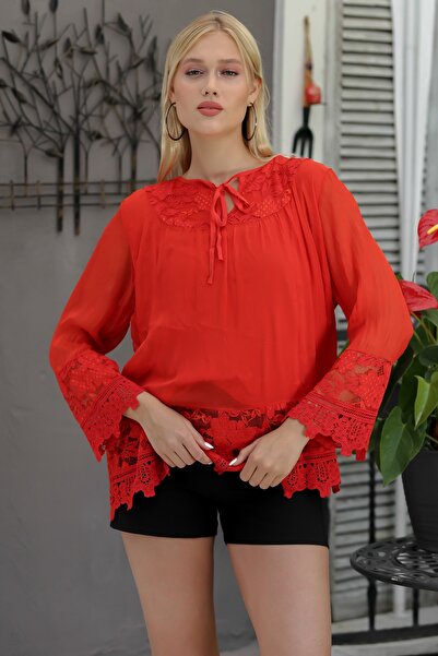Chiccy İtalyan Kırmızı Kayık Yaka Uzun Kol Bağlamalı Kol Ve Etek Ucu Dantelli Dokuma Bluz