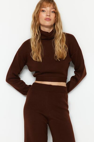 Trendyol Collection Barna Crop kötöttáru öltöny - megkötős részletekkel, alsó-felső készlet TWOAW21AU0093