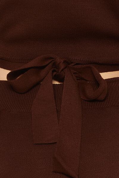 Trendyol Collection Barna Crop kötöttáru öltöny - megkötős részletekkel, alsó-felső készlet TWOAW21AU0093