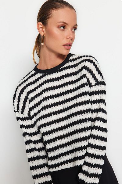 Trendyol Collection Pulover din tricotaje cu dungi negre TWOAW24KZ00150