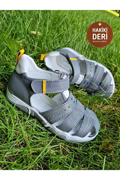 Pine kids صنادل أطفال من الجلد الطبيعي مناسبة لتقويم العظام بالكامل باللون ال...