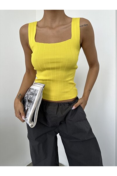 erki triko Bluză din tricotaj cu nervuri cu gât pătrat