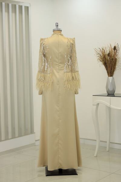 Rana Zenn Saténové večerní šaty mademoiselle se zlatými rukávy a detaily z flitrů