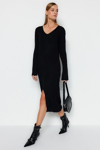 Trendyol Collection Černé midi šaty s výstřihem do V TWOAW24EL00066