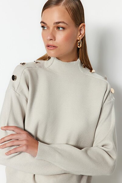 Trendyol Collection Sweter z dzianiny z guzikami i kamieniami TWOAW24KZ00370