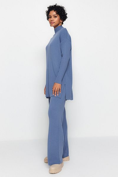 Trendyol Modest Indigoblaues Strickoberteil-Set mit Schlitz und weitem Bein TCTAW24US00028