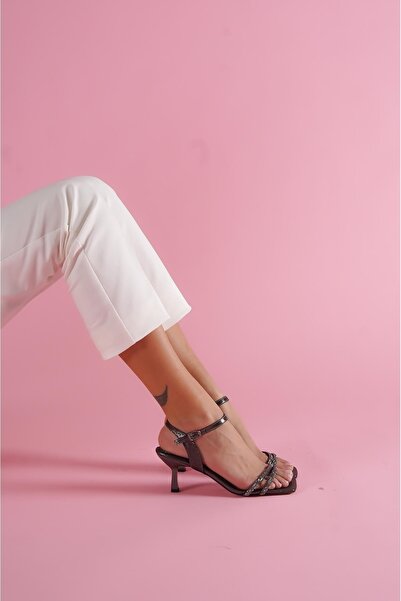 DURUNUN BUTİĞİ Παπούτσια με τακούνι καθημερινής χρήσης Aidi Platinum με λεπτο...