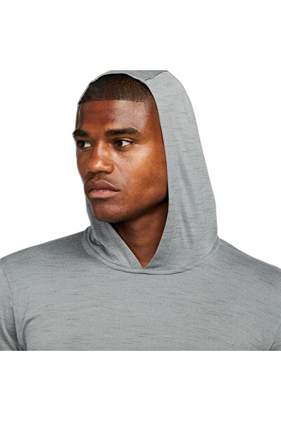 Nike Yoga Dri-FIT Hafif Erkek Kapüşonlu Üst Sweat