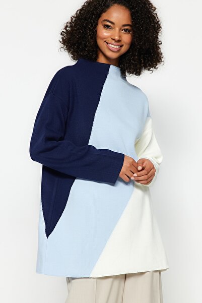 Trendyol Modest Pletený svetr s vysokým límcem v barvě námořnické modré TCTAW24AK00006