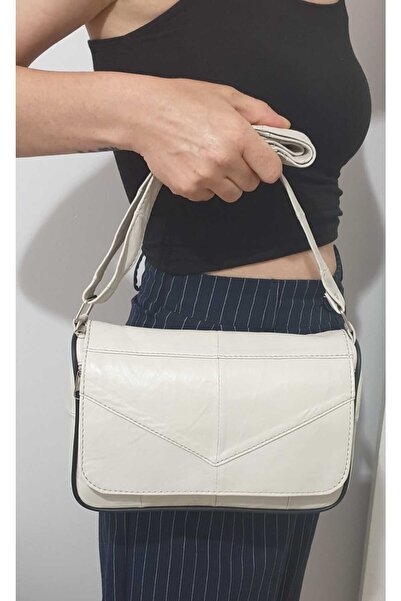 atter GEANT DE FEMEIE DIN PIELE VERITĂ