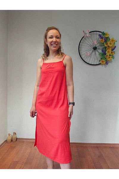 MADAME MELEK Μακρύ φόρεμα Ayrobin με λουράκι και υφασμάτινο πλάι με σχισμή