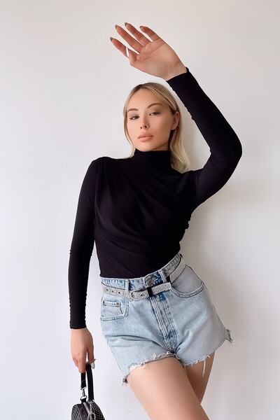 LACHT Γυναικεία μαύρη αμμώδης υφασμάτινη πολυτελής μπλούζα με λεπτομέρεια στα...