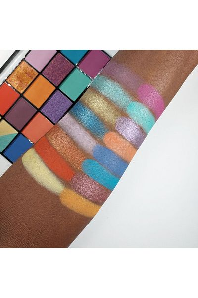 MAKEUP REVOLUTION لوحة ظلال عيون نباتية - ليالي برية