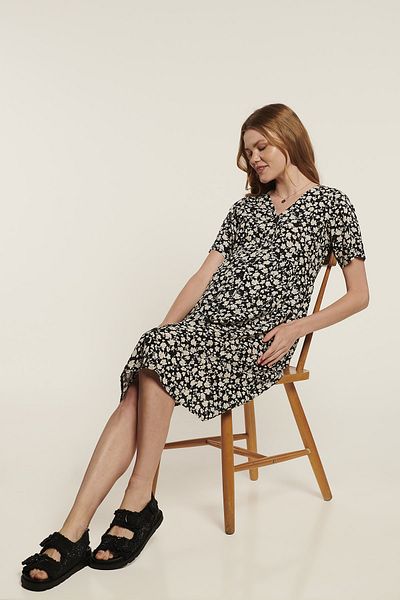 LYN MAMA ROSS V-Neck Short Sleeve Black Maternity Dress with Breastfeeding Features