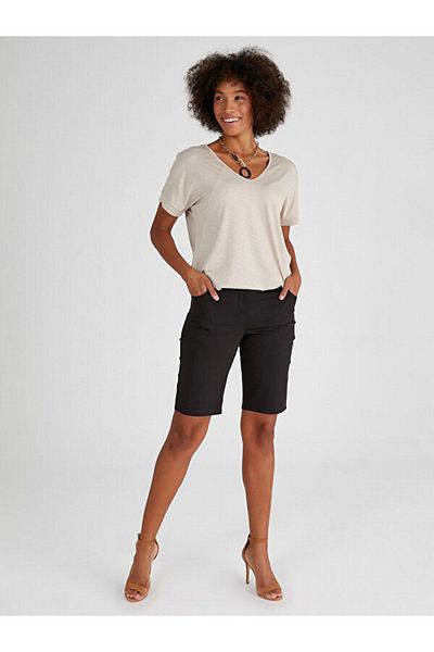 Faik Sönmez Schwarze Slim Fit-Shorts für Damen mit normaler Taille 00060