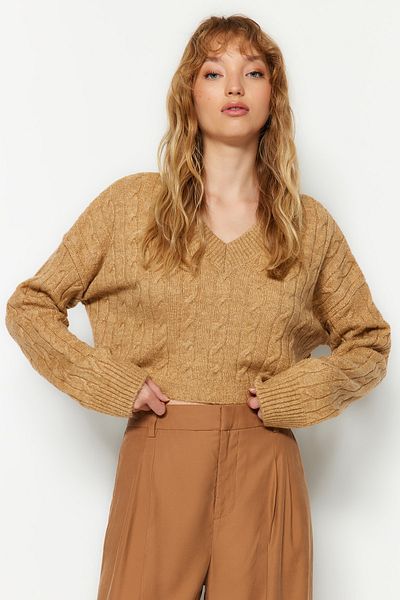 Trendyol Collection Kamel Super Crop Basic Weich strukturierter Strickpullover mit V-Ausschnitt TWOAW24KZ00134