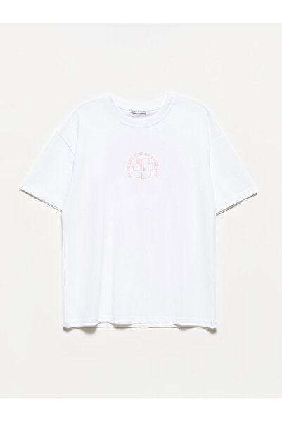 Dilvin 30374 Nakış Detaylı Oversize Tshirt-Beyaz