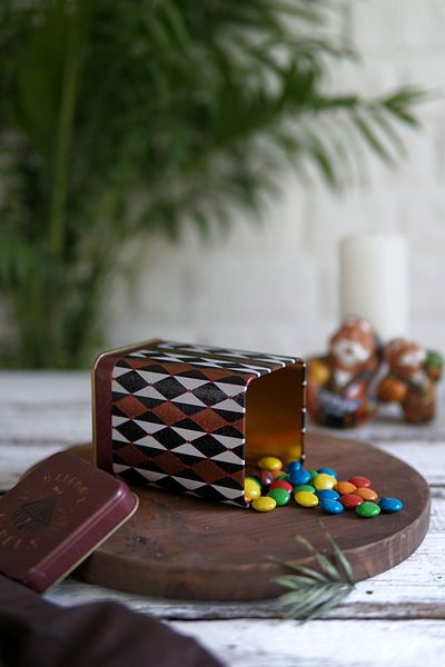 EVLE Er008-t8 Circus Patterned Square Metal Storage Container 8x8 Cm