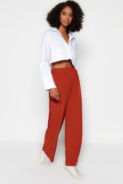 Trendyol Collection Stretch-Strickhose mit hoher Taille - Zimtfarbenes weites Bein, entspannte Passform TWOSS23PL00129