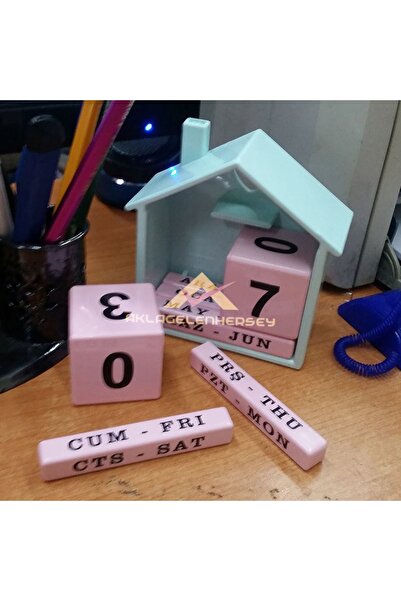 abnturk Dekoratif Şık Sonsuz Takvim Hediyelik Ev Şeklinde Kalpli Pencereli Çatılı Sonsuz Takvim