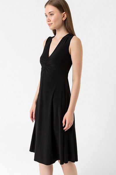 Laranor Black V-Neck Dress