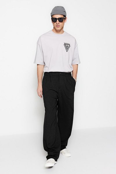 Trendyol Collection Schwarze Baggy-Hose mit weitem Bein und lockerem Stoff TMNSS23PL00039